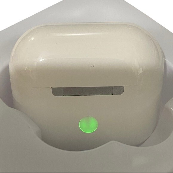 Lenovo LP40 Bluetooth Earbuds - Picture 4 of 6